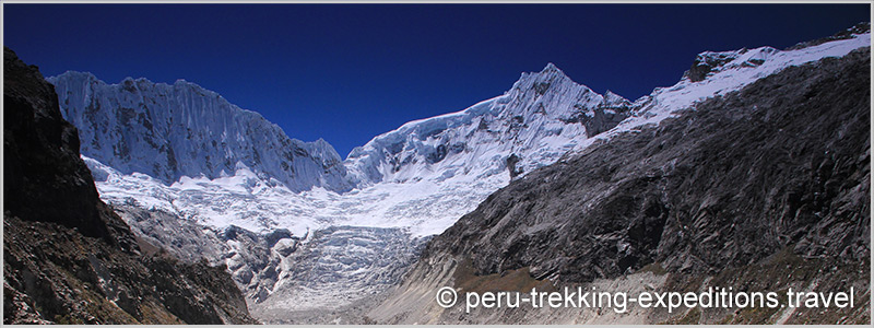 Peru: Trekking Laguna Llaca Adventure over (4474 m)