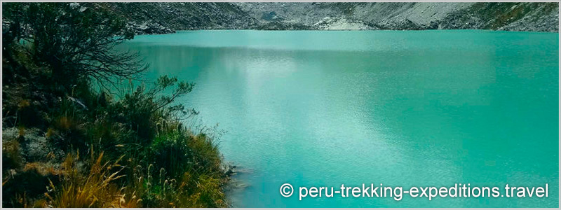 Peru: Trekking Laguna Llaca Adventure over (4474 m)