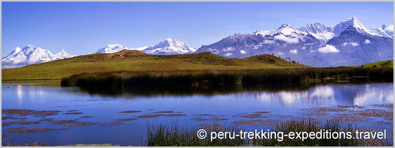 Peru: Trekking Laguna Churup Adventure over (4450 m)